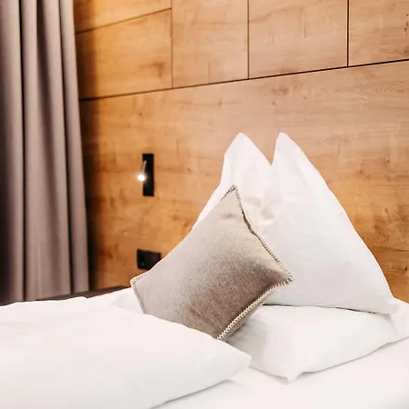 Sonne 1806 - Hotel Am Campus Dornbirn 4*